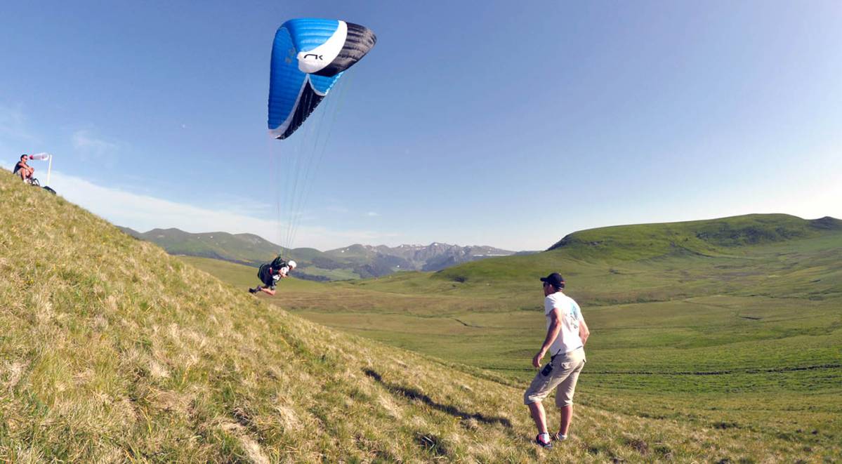 moniteur de parapente en école