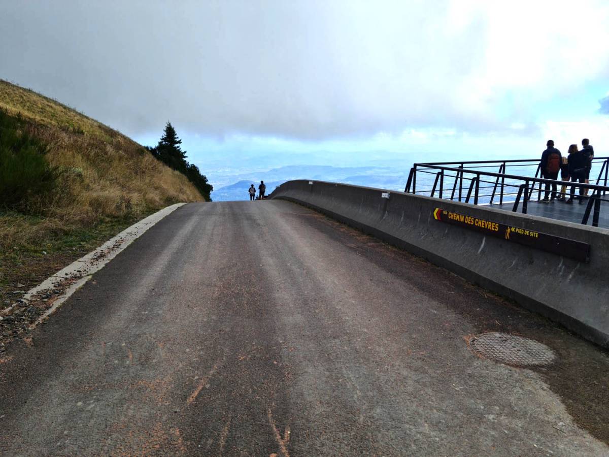 arrivée du chemin des chèvres du Puy de Dôme